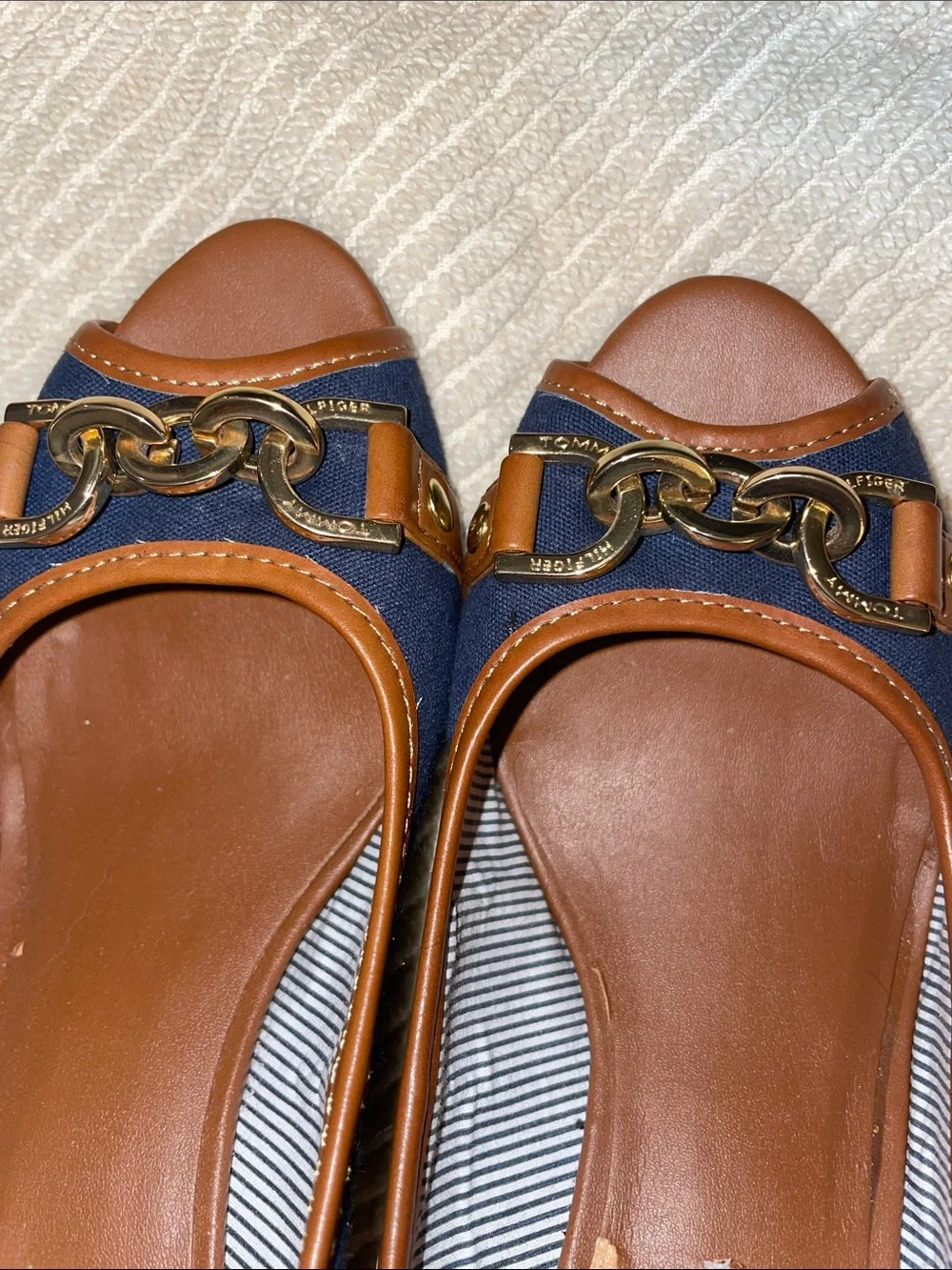 Tommy Hilfiger Women's Navy and Tan Chain Accent Peep-Toe Wedge Heels size 8 1/2